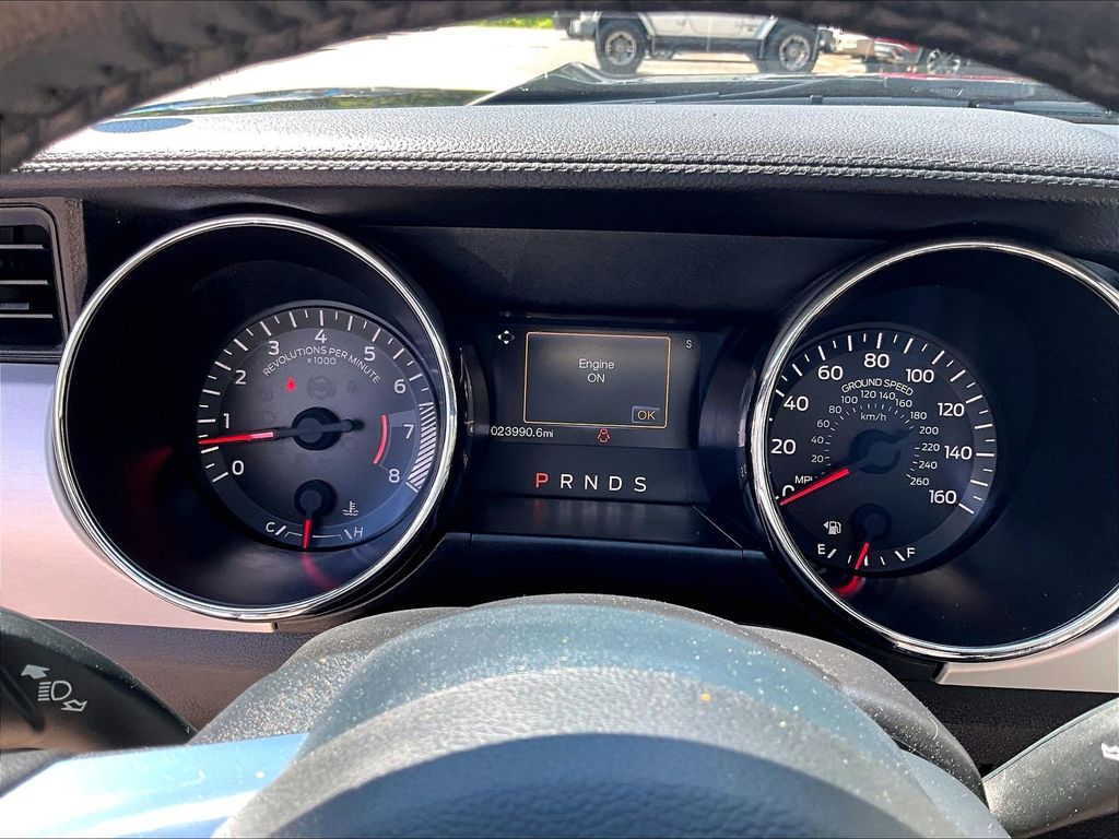 2015 Ford Mustang — photo 25
