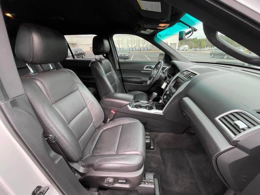 Thumbnail: 2015 Ford Explorer - 30