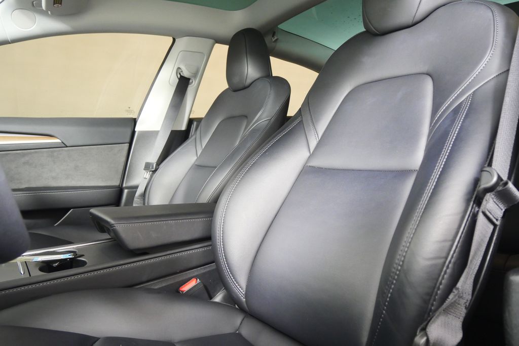 Thumbnail: 2023 Tesla Model 3 - 10