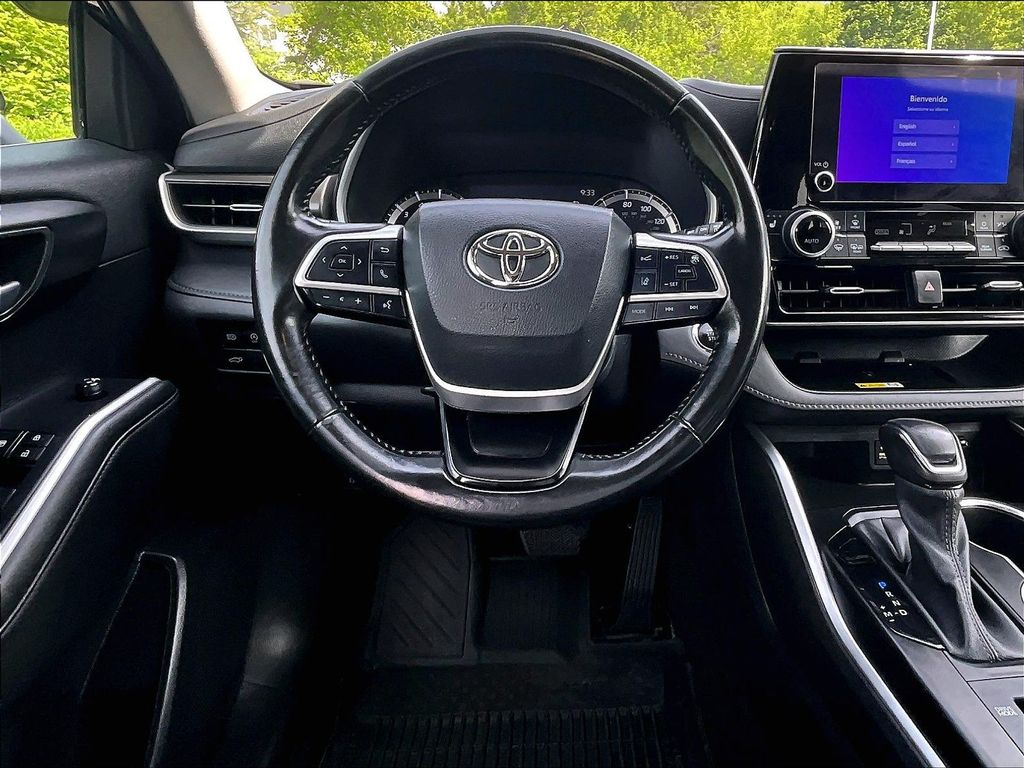 2023 Toyota Highlander — photo 17