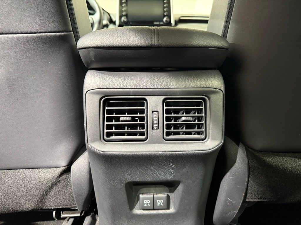 Thumbnail: 2019 Toyota RAV4 - 22