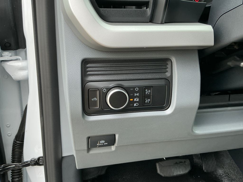 New 2026 Oxford White Ford XL image 13