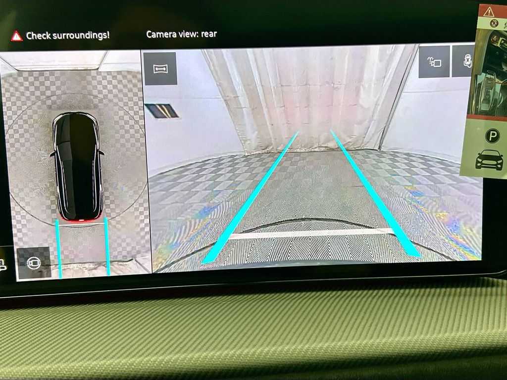 Thumbnail: 2025 Audi SQ5 - 16