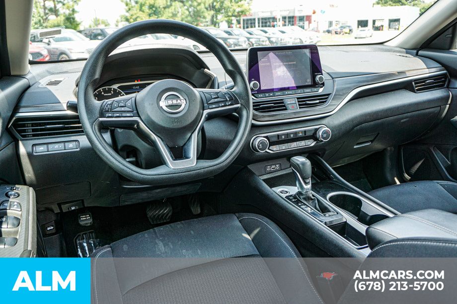 Used 2024 Red Nissan 2.5 SV image 26