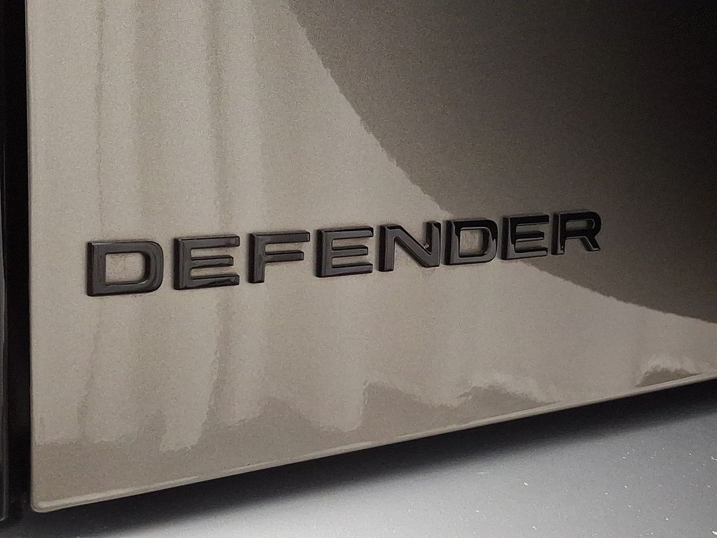 Thumbnail: 2025 Land Rover Defender - 30