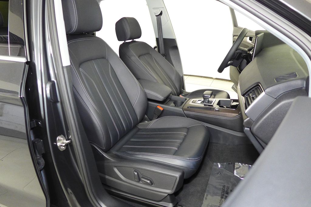 Thumbnail: 2023 Audi Q5 - 19