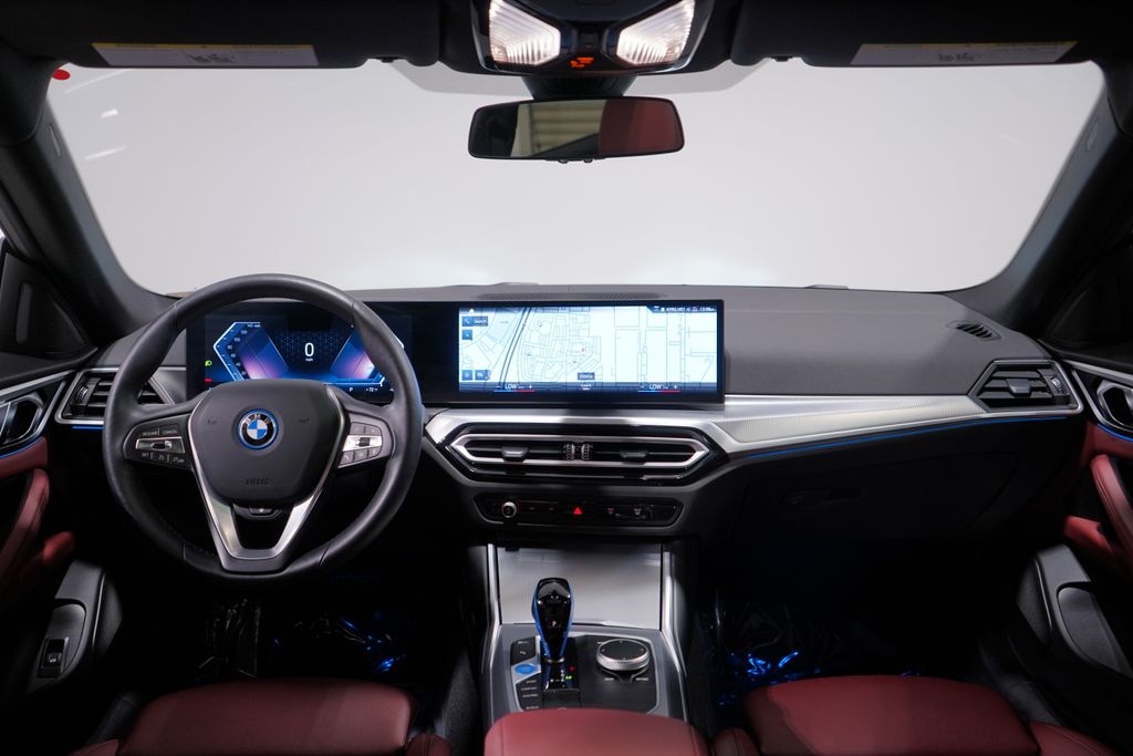 Thumbnail: 2023 BMW i4 - 10