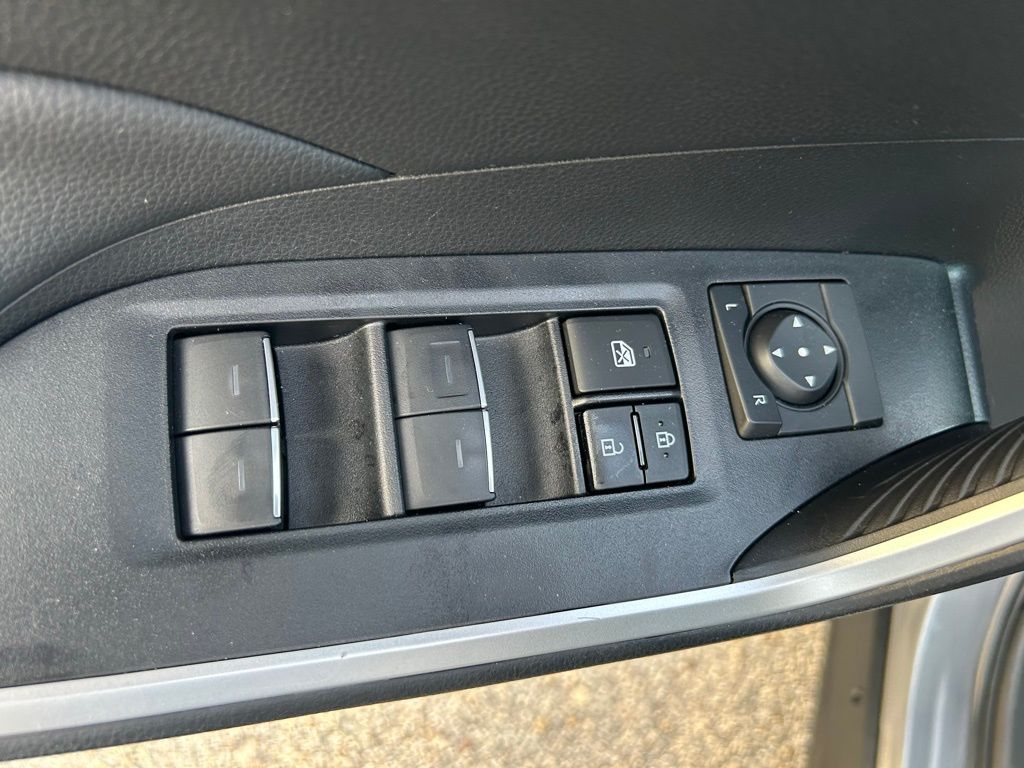 Thumbnail: 2024 Toyota RAV4 - 17