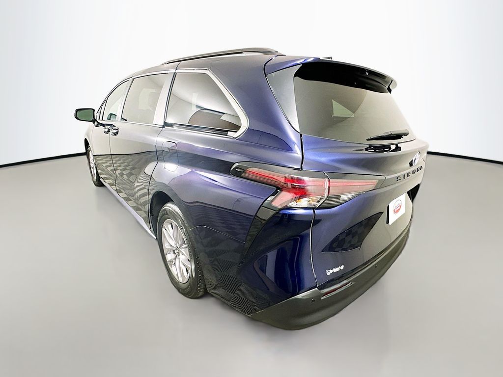 Thumbnail: 2025 Toyota Sienna - 7