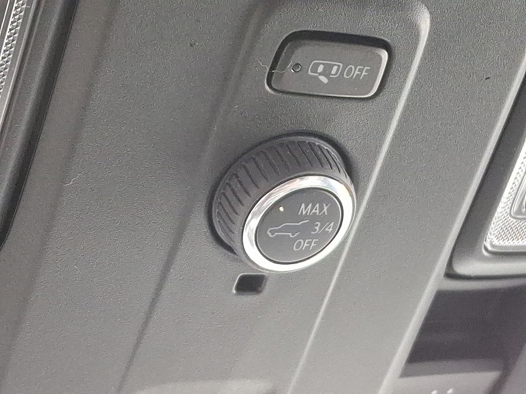 Thumbnail: 2022 Chevrolet Suburban - 29