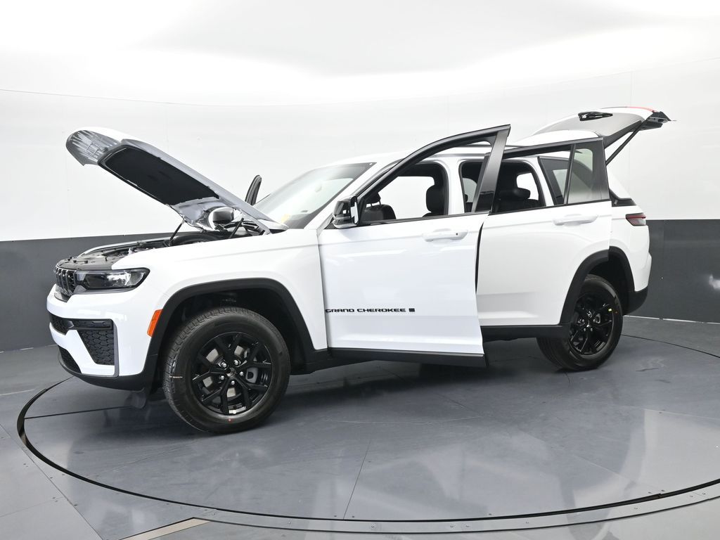 New 2026 Bright White Clearcoat Jeep Laredo image 70