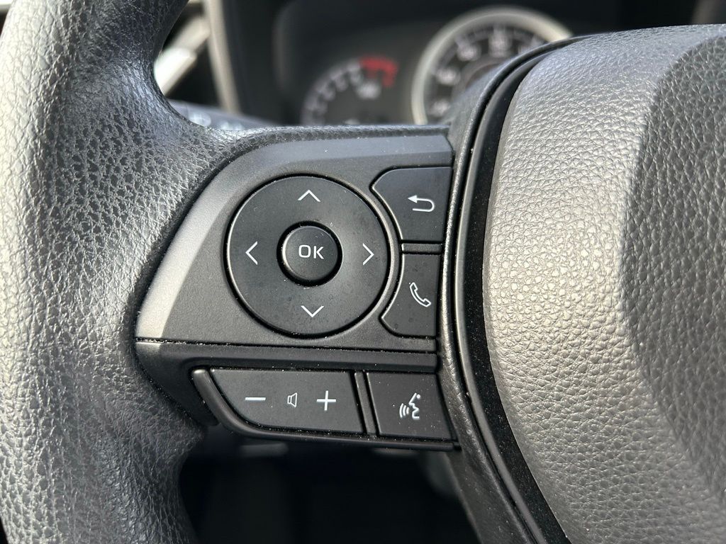 2022 Toyota Corolla LE 19