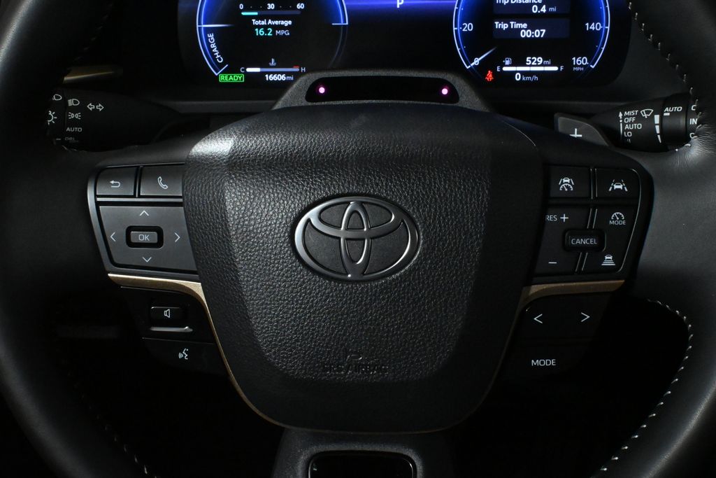 Thumbnail: 2025 Toyota Crown Signia - 20