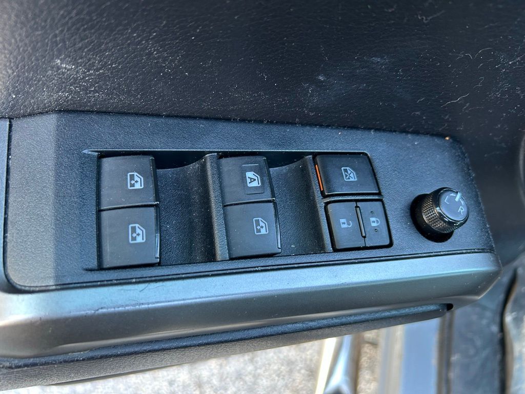 Thumbnail: 2021 Toyota Tacoma - 17