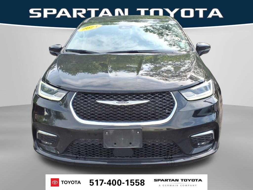 Used 2024 Black Chrysler Touring L image 3