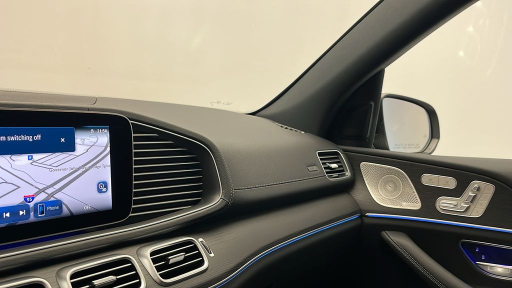 2025 Mercedes-Benz GLS 450 4MATIC 21