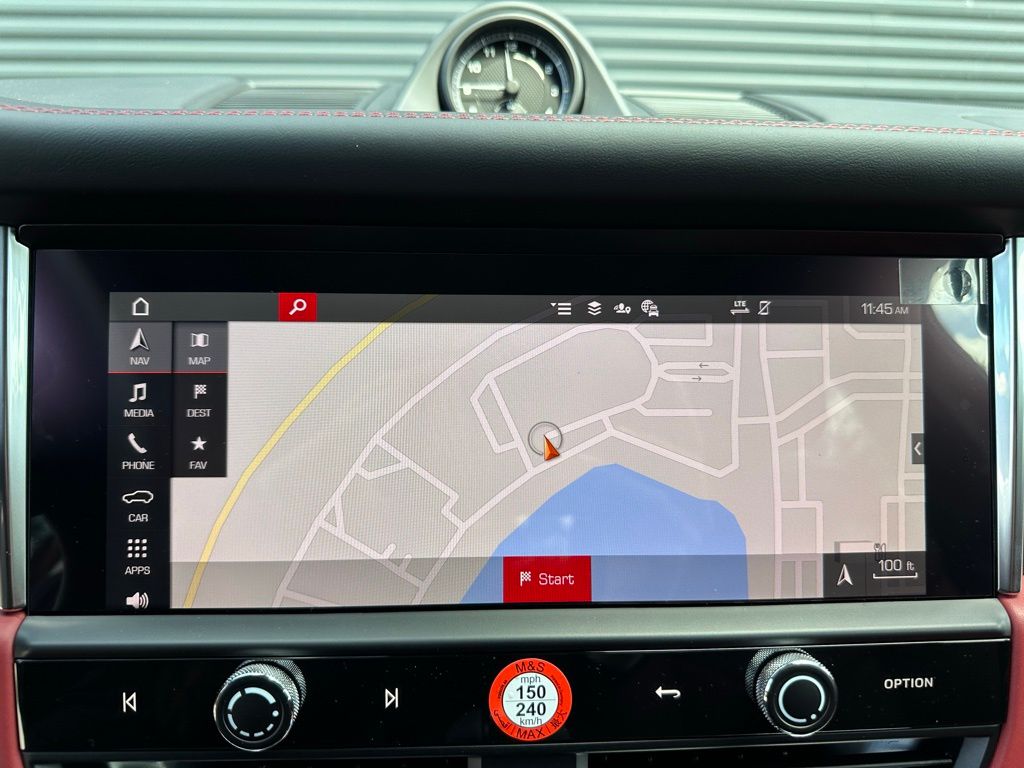 Thumbnail: 2026 Porsche Macan - 31