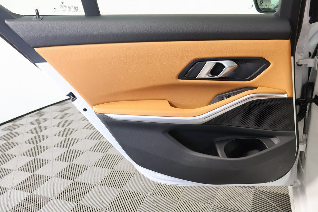 Thumbnail: 2025 BMW 3 Series - 13