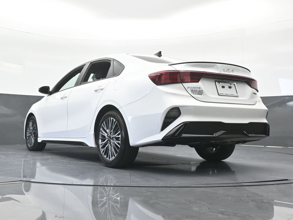 Used 2024 Snow White Pearl Kia GT-Line image 57