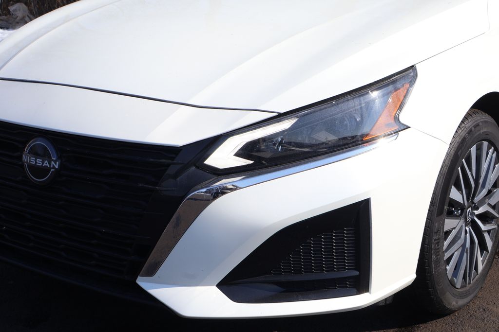 Thumbnail: 2024 Nissan Altima - 3