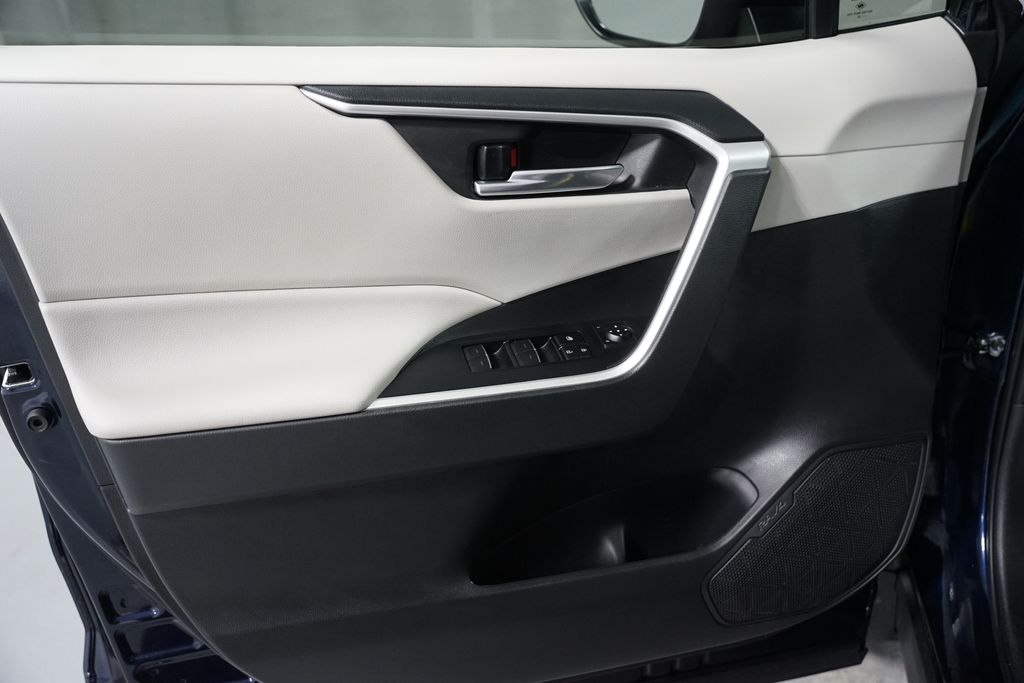 Thumbnail: 2022 Toyota RAV4 - 29