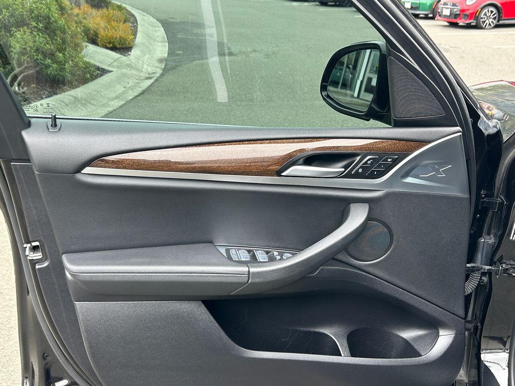 Thumbnail: 2021 BMW X3 - 11