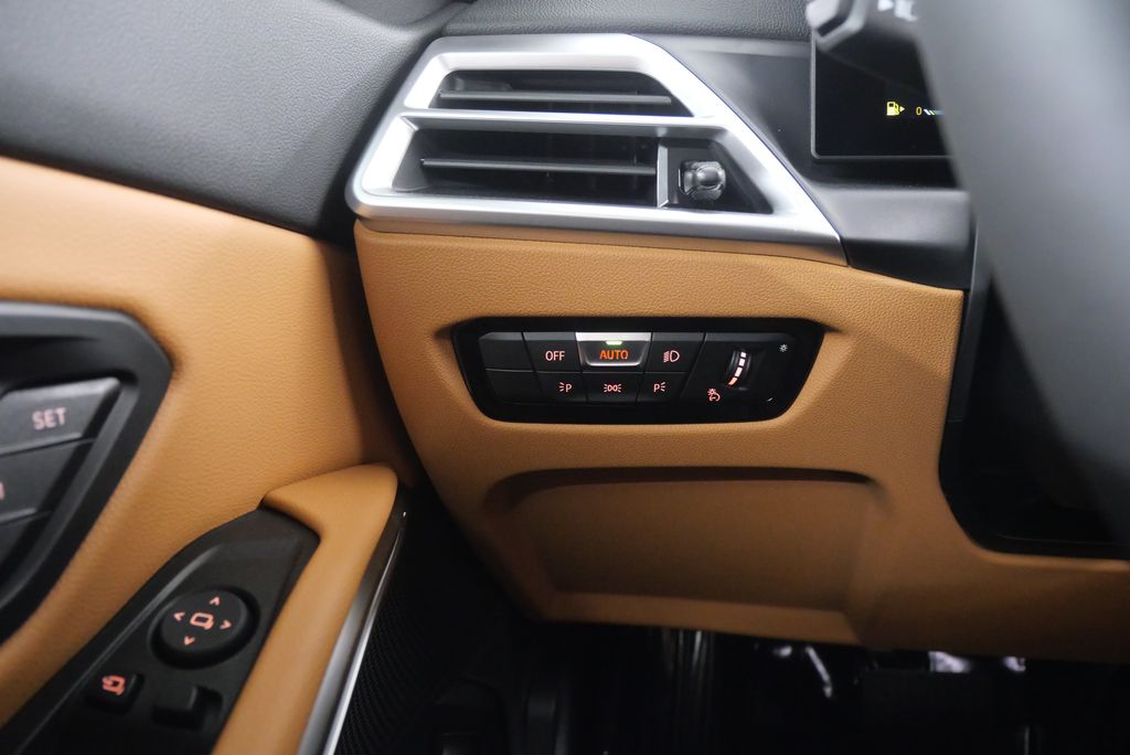 2025 BMW 3 Series 330i 18