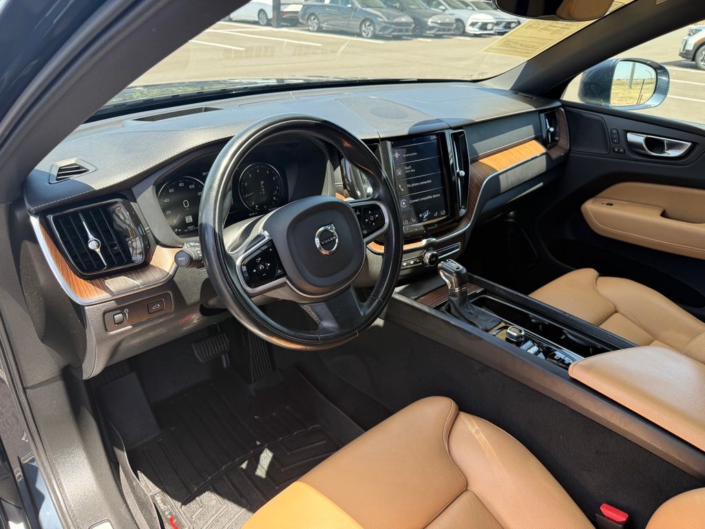 Thumbnail: 2020 Volvo XC60 - 13