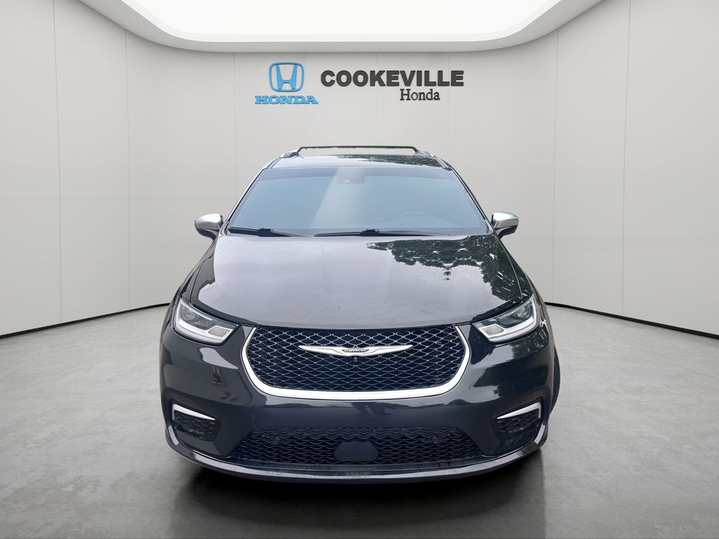 Used 2023 Brilliant Black Crystal Pearlcoat Chrysler Pinnacle image 4