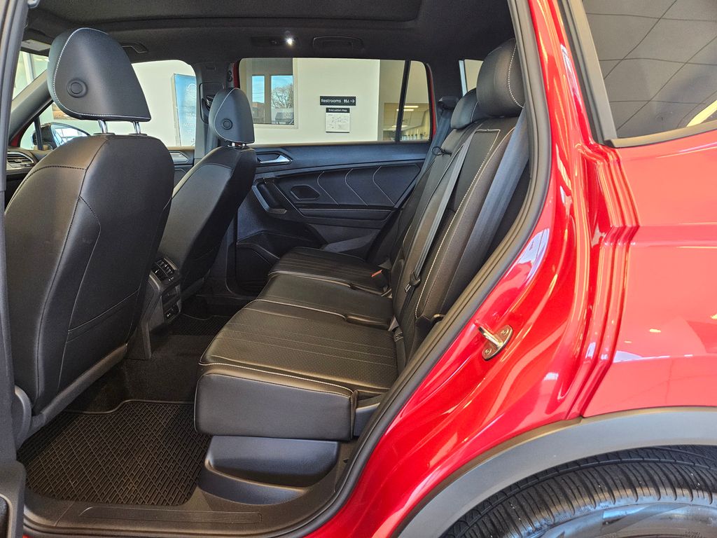 2024 Volkswagen Tiguan 2.0T SE R-Line Black