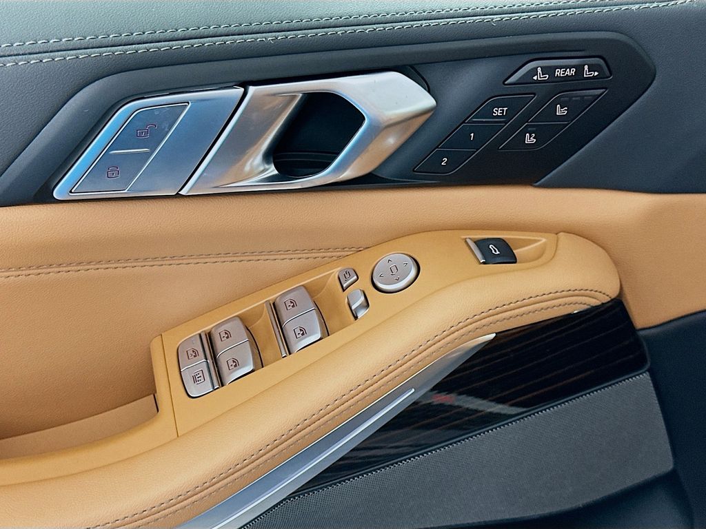 Thumbnail: 2026 BMW X7 - 20