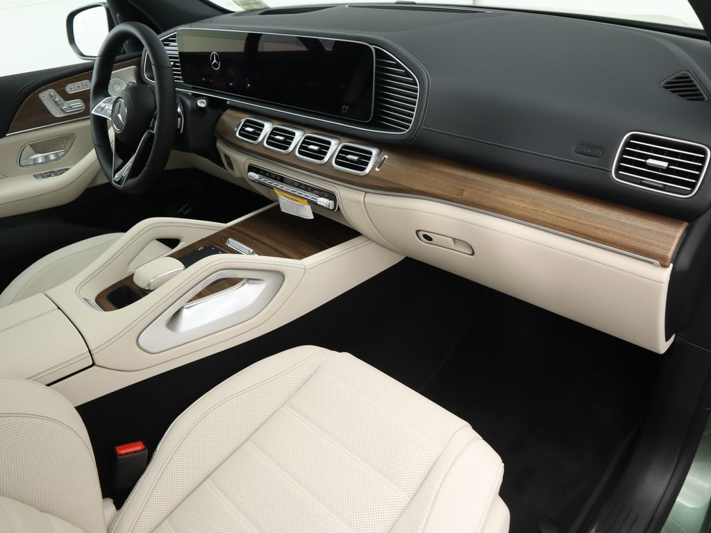 Thumbnail: 2026 Mercedes-Benz GLE - 19