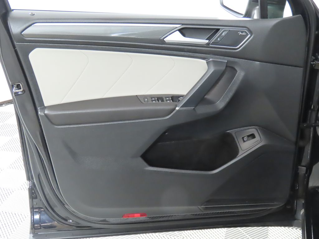 Thumbnail: 2018 Volkswagen Tiguan - 28
