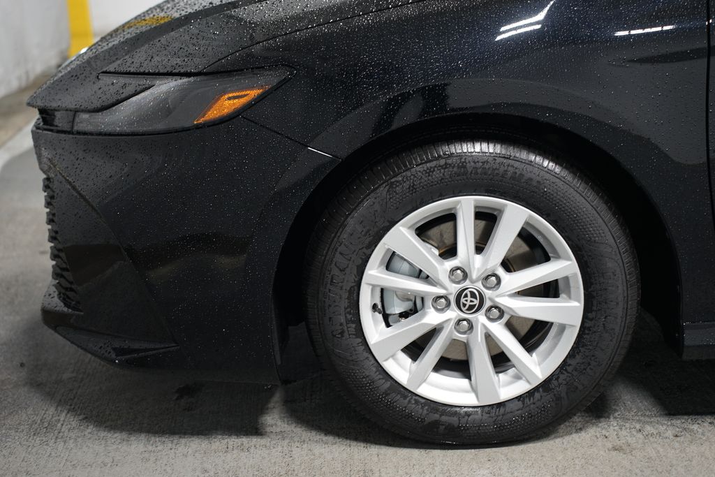 2025 Toyota Camry LE 5