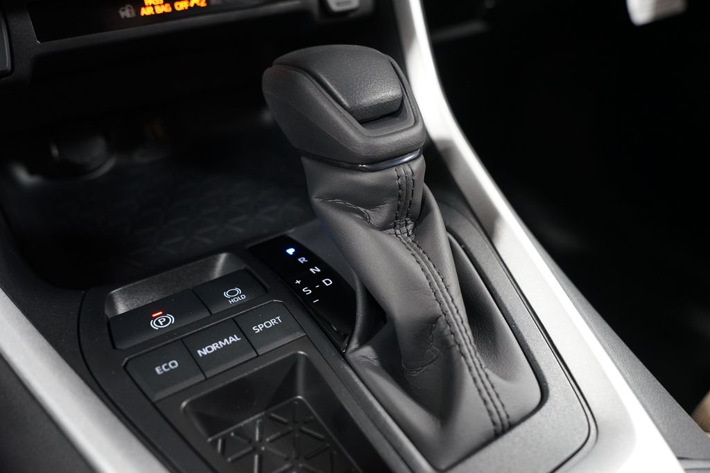 Thumbnail: 2025 Toyota RAV4 - 21