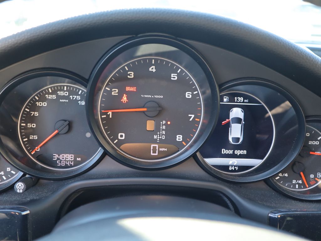 Thumbnail: 2015 Porsche Panamera - 18