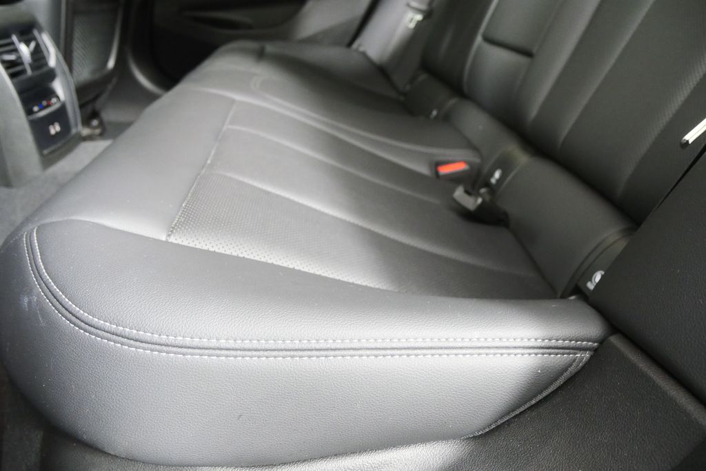 Thumbnail: 2023 BMW 3 Series - 14