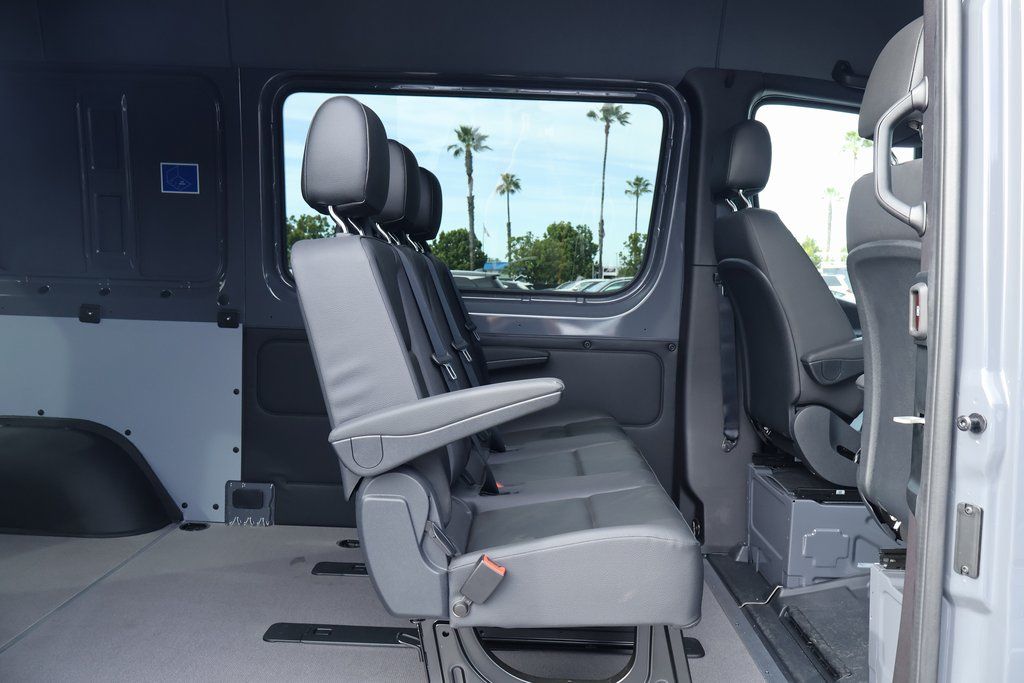 Thumbnail: 2026 Mercedes-Benz Sprinter - 8