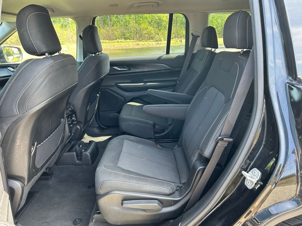 Thumbnail: 2023 Jeep Grand Cherokee L - 14