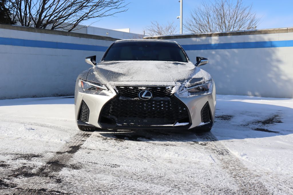 2021 Lexus IS 350 8