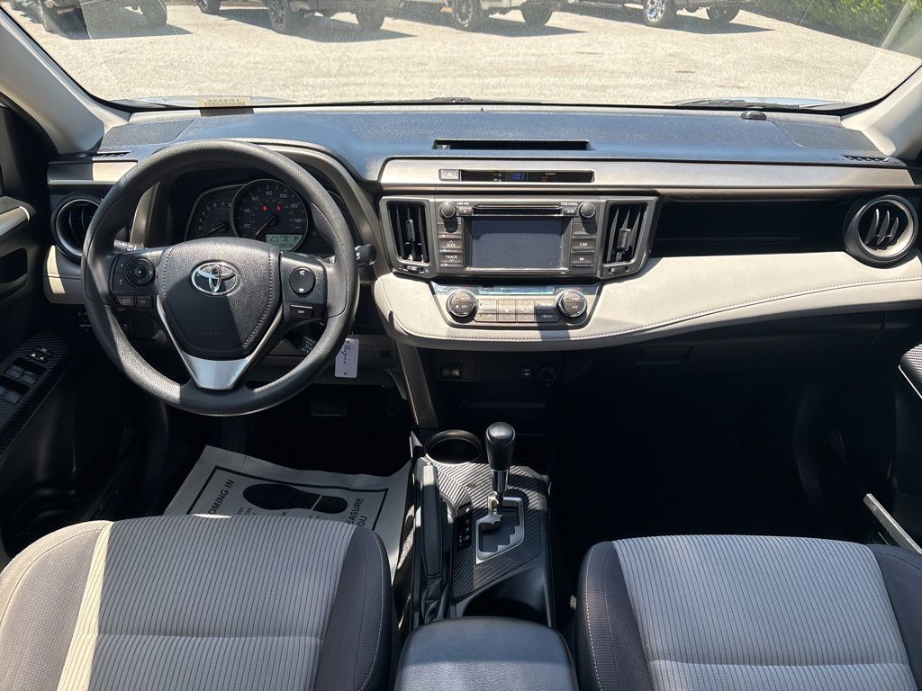 Used 2013 Silver Toyota XLE image 11