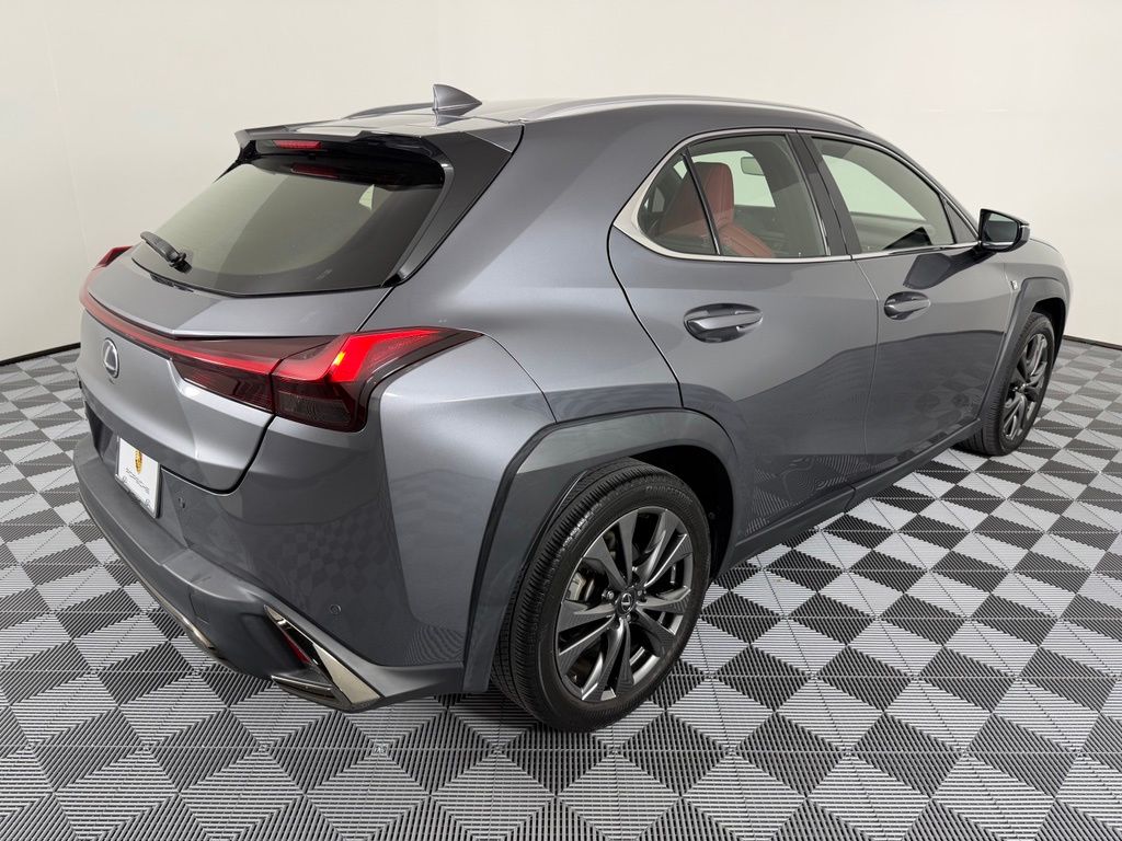 Thumbnail: 2021 Lexus UX - 10
