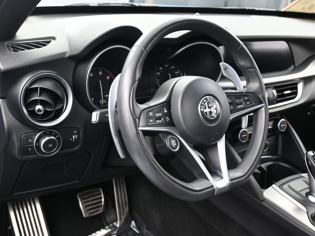 Used 2018 Misano Blue Metallic Alfa Romeo Ti image 15