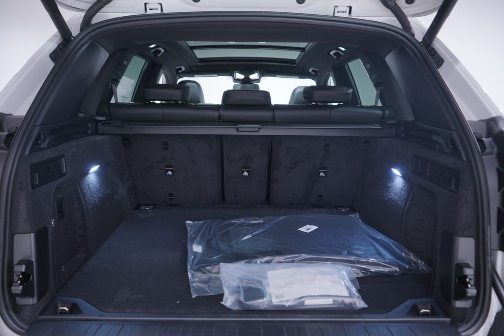 Thumbnail: 2026 BMW X5 - 13