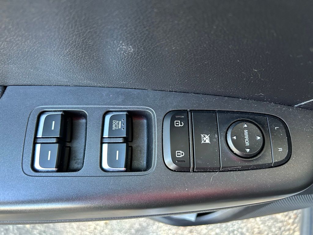 Thumbnail: 2018 Kia Sportage - 16