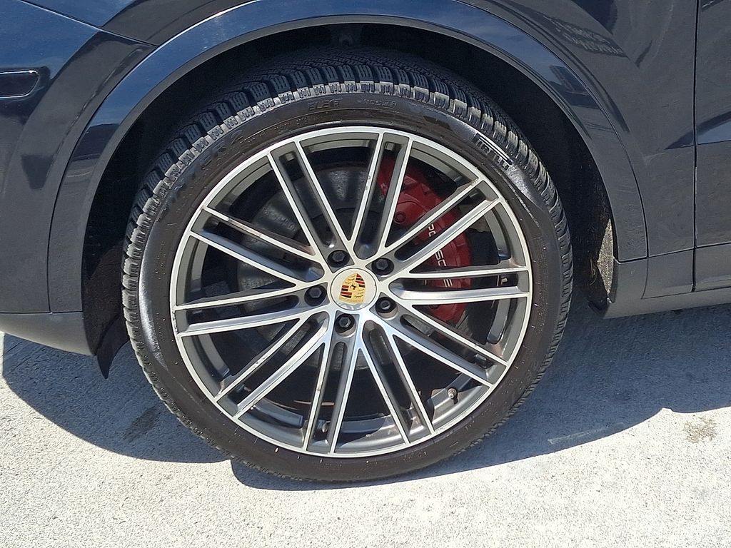 Thumbnail: 2022 Porsche Cayenne - 12