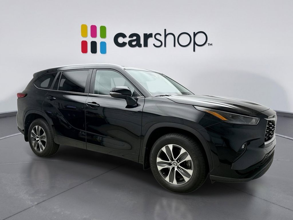 Thumbnail: 2023 Toyota Highlander - 7