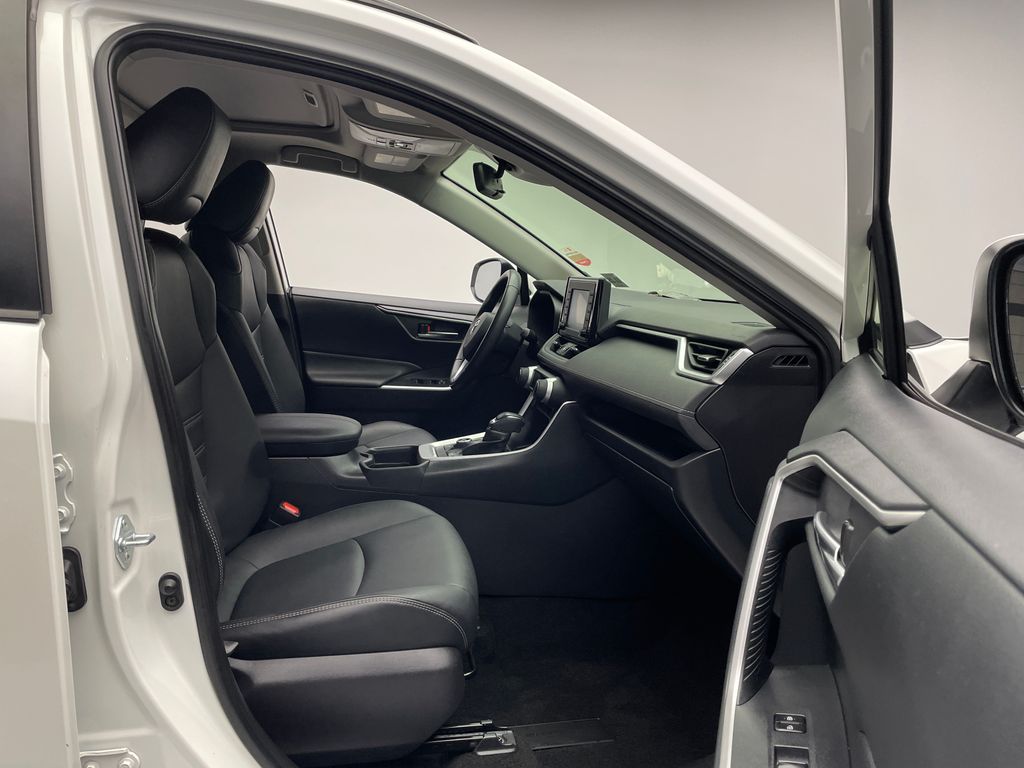 2021 Toyota RAV4 XLE Premium 17