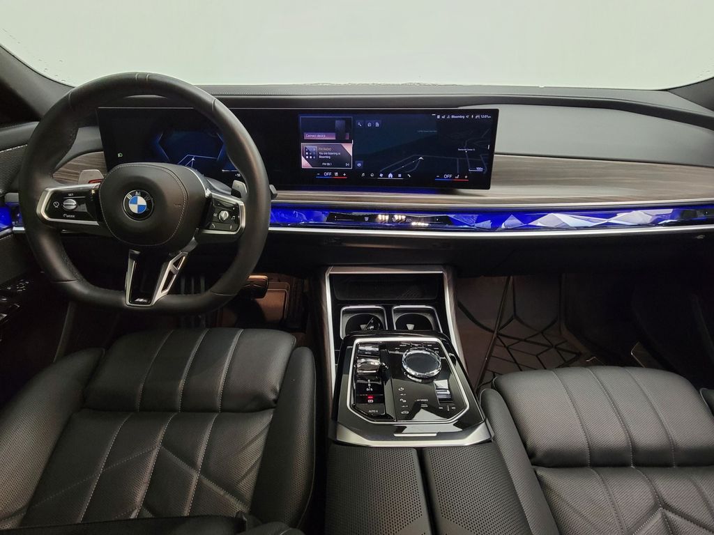Thumbnail: 2024 BMW 7 Series - 17