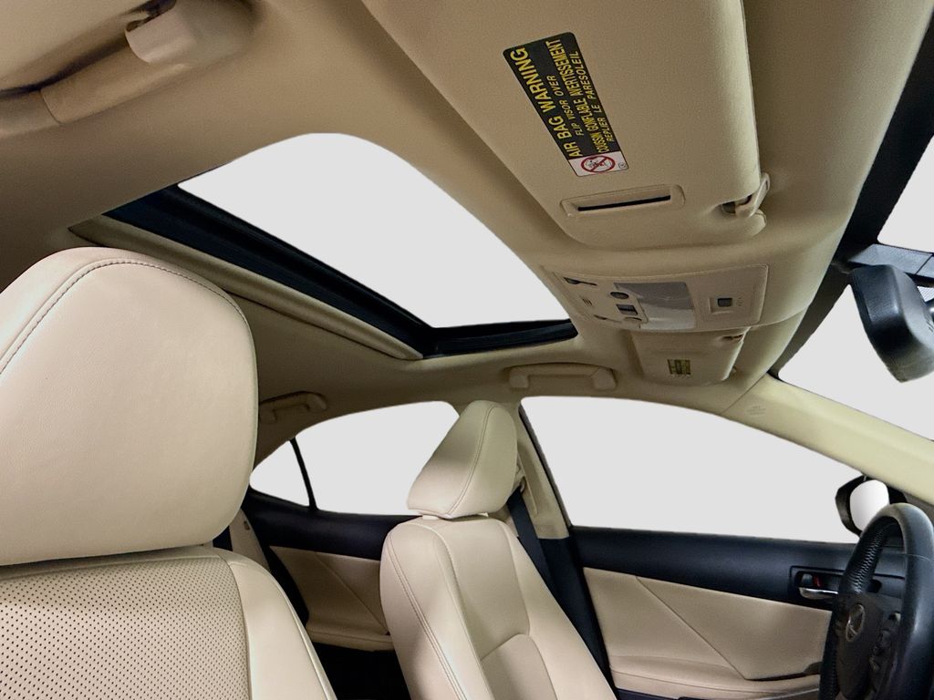 Thumbnail: 2014 Lexus IS - 19